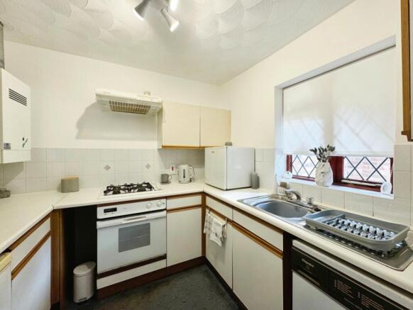 Clos Pengelli, Grovesend, Swansea, West Glamorgan, SA4 4JW photo 4