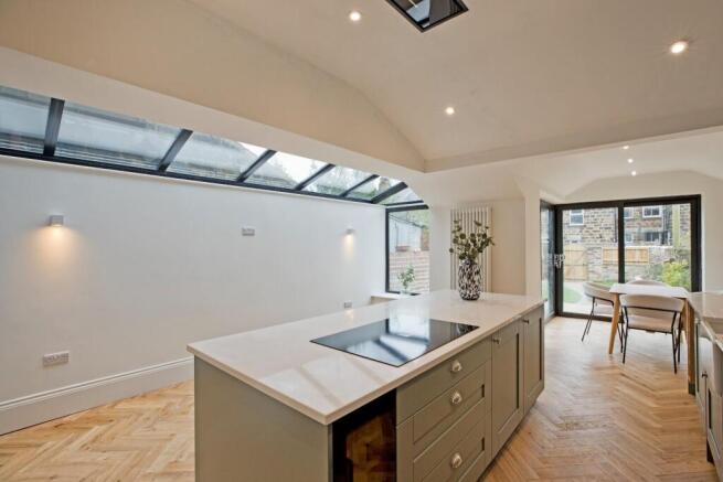 5 bed Terraced for sale Image 10