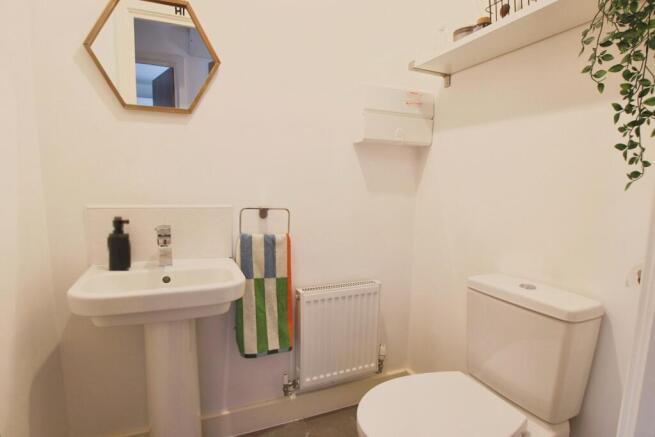 3 bed Semi-Detached for sale Image 6