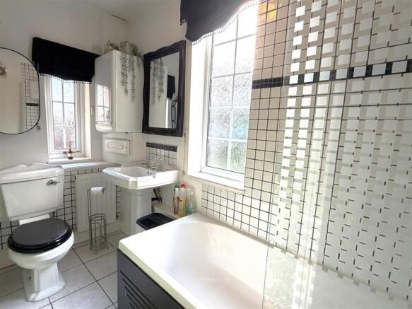1 bed Flat for sale Image 8