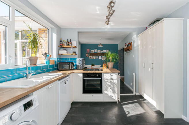 3 bed Semi-Detached for sale Image 2