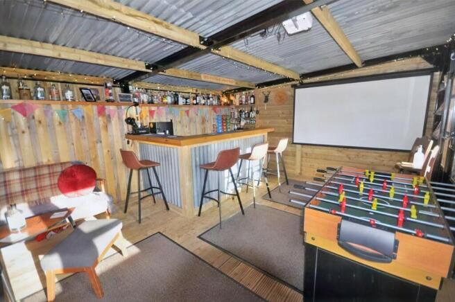 Summer House/Bar