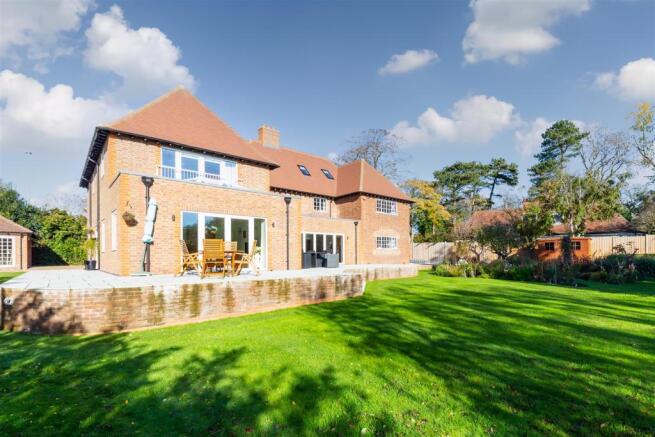 11 Hitchin Road Exteriors-5.jpg