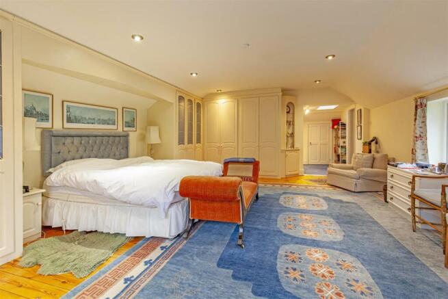 Bedroom 1-2.jpg