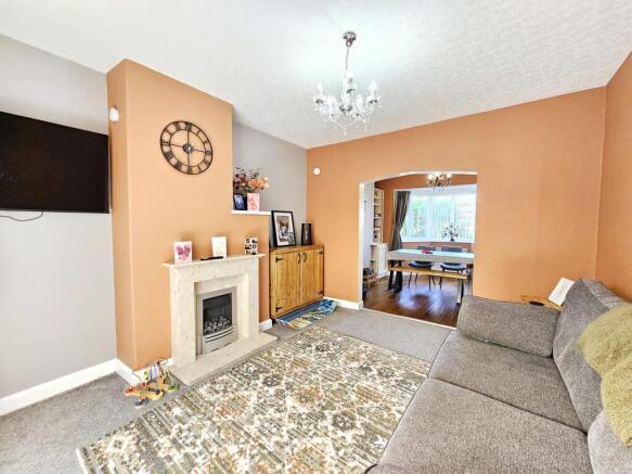 3 bed Semi-Detached for sale Image 4