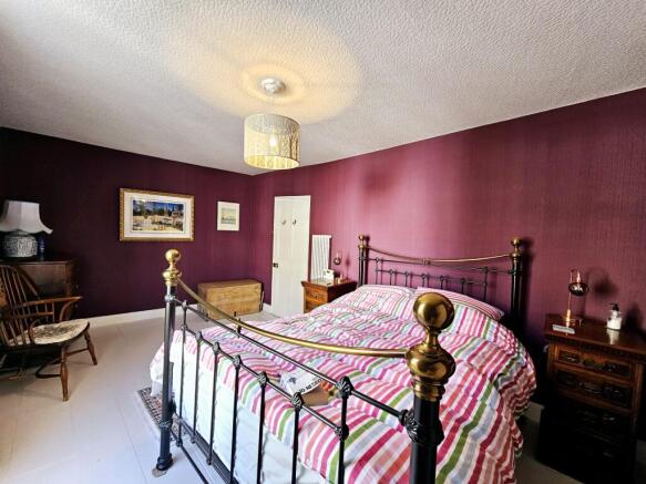 4 bed Terraced for sale Image 10