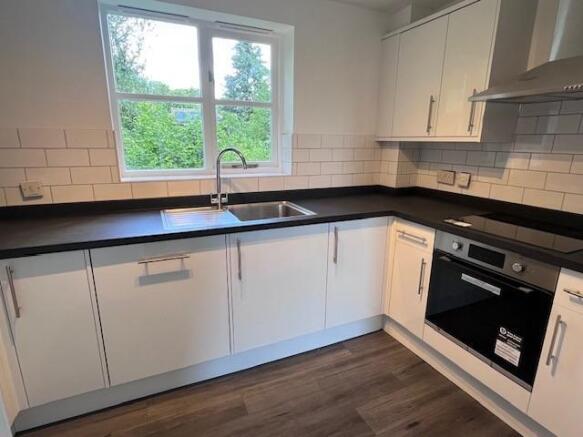 Kitchen 2.jpg