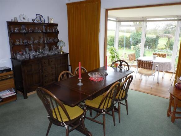 DINING/SUN ROOM