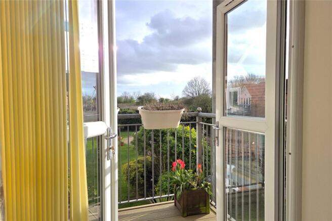 2 bed Apartment for sale Image 4
