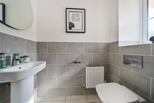3 bed House for sale Image 10