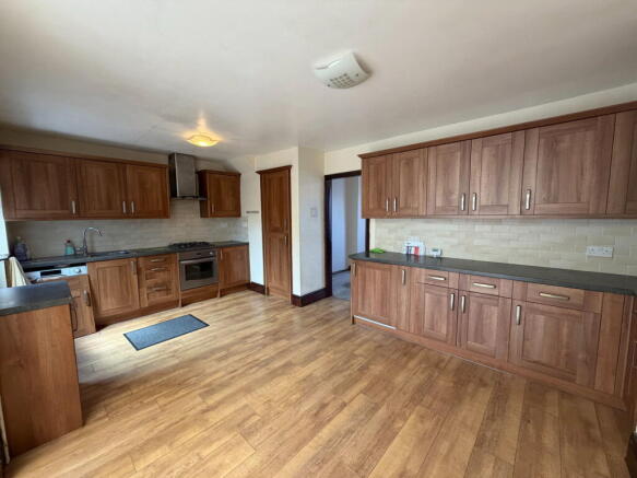 3 bed Terraced for sale Image 6