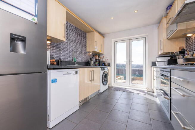 4 bed Detached for sale Image 7