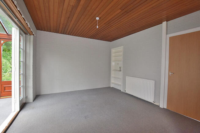 4 bed Detached to rent Image 5