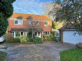 Woodbury, Clivedale Gardens, Steyning BN44 3HA