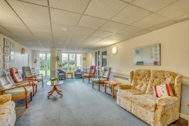 Communal Lounge in Entrance.jpg
