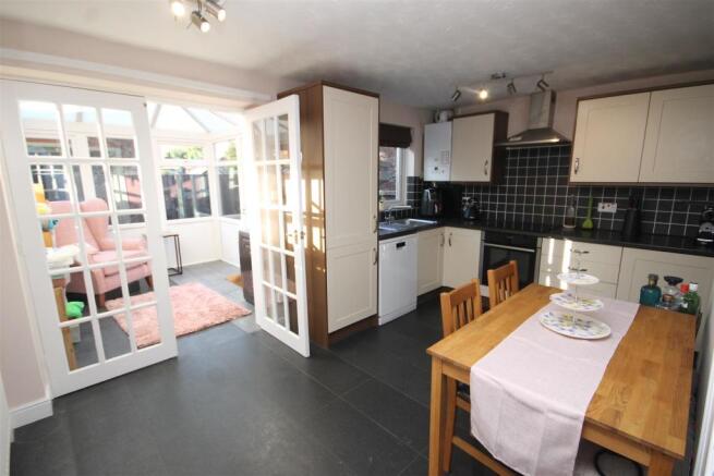 KITCHEN DINER