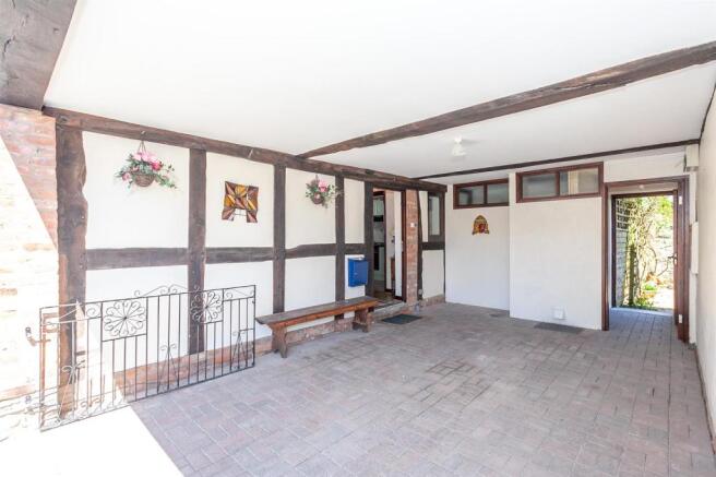 Carport 1.jpg
