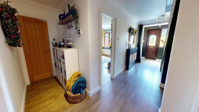 4 bed Detached for sale Image 11