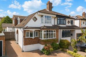 31, Dukes Avenue, Theydon Bois, Epping CM16 7HG