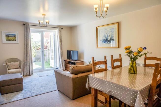 Lounge/Dining Room