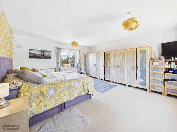 4 bed Semi-Detached for sale Image 7