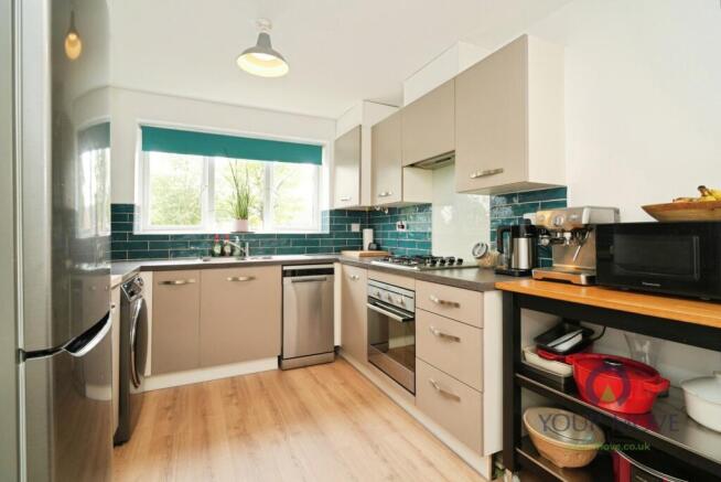 3 bed Semi-Detached for sale Image 3