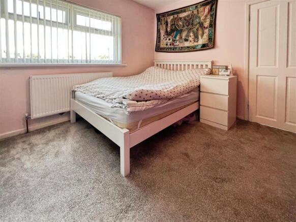 3 bed Semi-Detached for sale Image 10