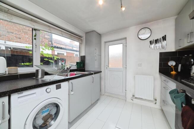 2 bed Terraced for sale Image 9