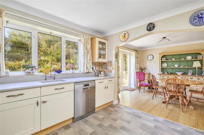 3 bed Detached for sale Image 8