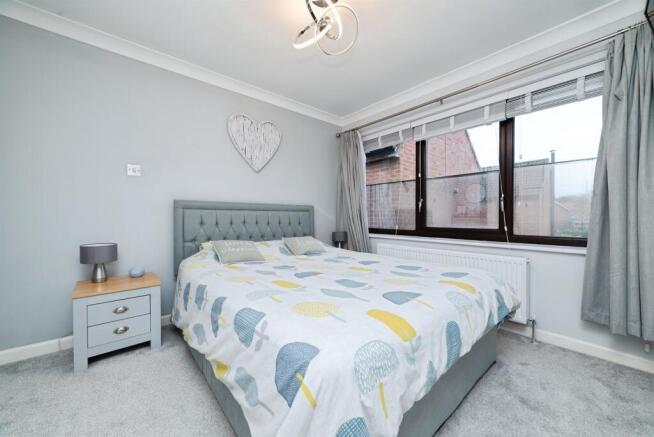 4 bed Detached for sale Image 6