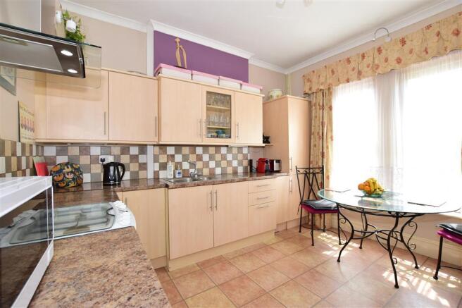 Kitchen/ Dining Room