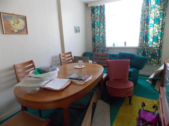 bedroom 2.JPG