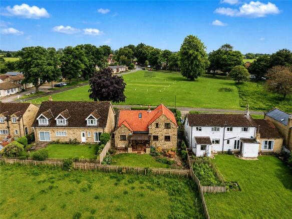 4 bed Detached for sale Image 6