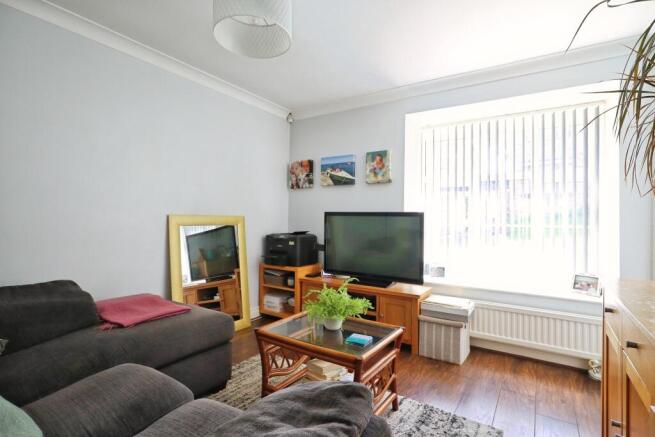 5 bed Detached for sale Image 9