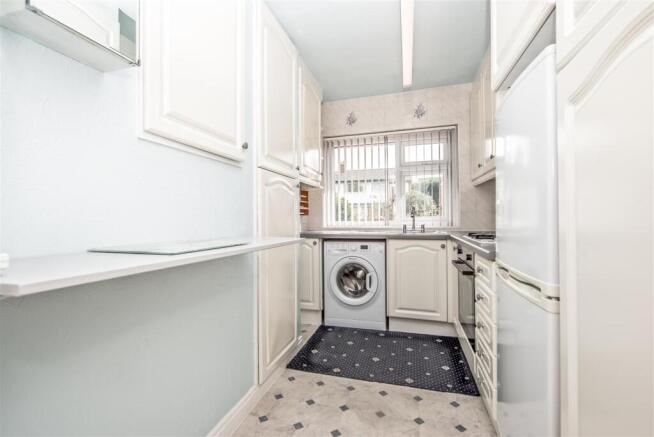 2 bed Semi-Detached Bungalow for sale Image 11