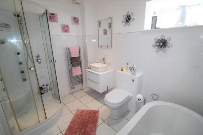 Bedroom 1 ensuite