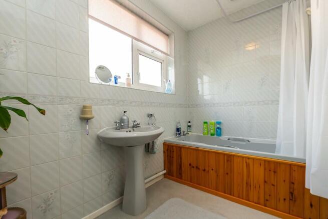 BATHROOM-1.jpg