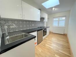 125, Cassiobury Park Avenue, Watford WD18 7LH