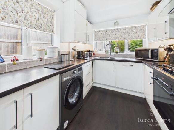 4 bed Semi-Detached for sale Image 12