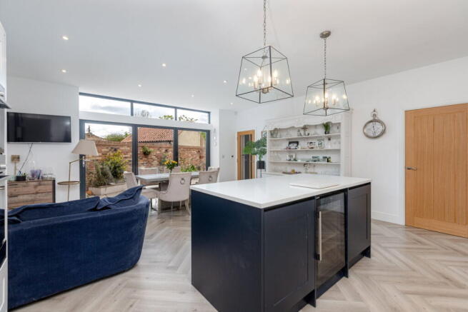 3 bed Terraced for sale Image 7