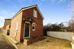 Thatchers Cottage, Meg Thatchers Green, St George, Bristol BS5 8NG