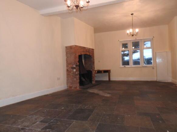 Lounge/Dining Room