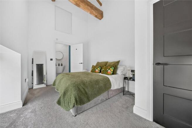 4 bed Town House for sale Image 8