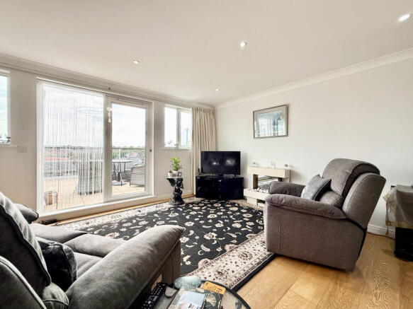 2 bed Apartment for sale Image 5