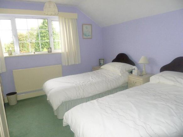 BEDROOM 2