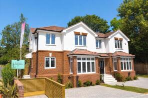 Flat 1, 83 Tudor Grange, Oatlands Drive, Weybridge KT13 9LN