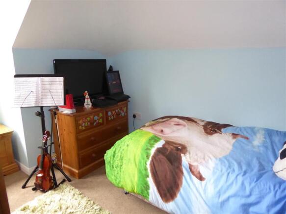 BEDROOM 4 (FRONT)