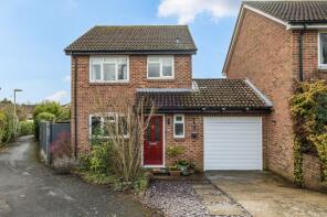 8, Paddock Close, Winchester SO21 3EQ