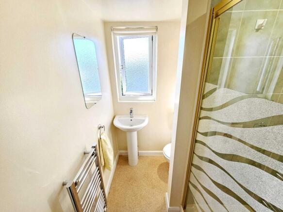 2 bed Flat for sale Image 11