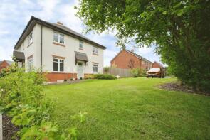 25, Plant Valley Glade, Cheslyn Hay WS6 7FF